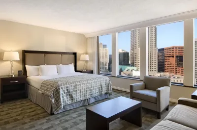 Hilton St. Louis at The Ballpark Отели рядом с достопримечательностью «Парк Уилсон»