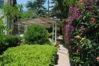 Summer Beach Rooms - parcheggio