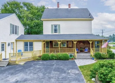 Pine Point Beach Retreat! 8 Bedroom, Pet Friendly family compound