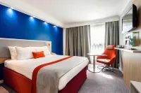 Holiday Inn Express Portsmouth - Gunwharf Quays Hotels in 