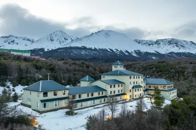 Los Acebos Ushuaia Hotel Các khách sạn gần Comercial del Sur SRL