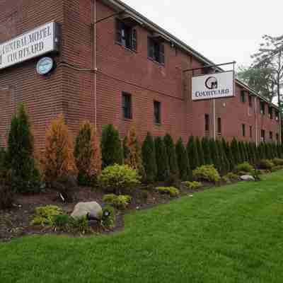 Central Motel Courtyard Hotel Exterior