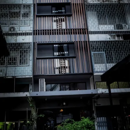 In a Box Hostel Отели рядом с достопримечательностью «Станция надземного метро Phaya Thai»