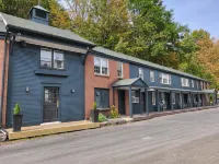 The Stowe Village Inn Hotels near Stowe Mountain Resort