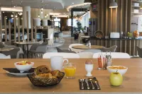 Holiday Inn Express PARIS - CDG AIRPORT by IHG - breakfast