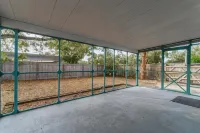 ZenHomes in Tampa Near USF - موقف سيارات