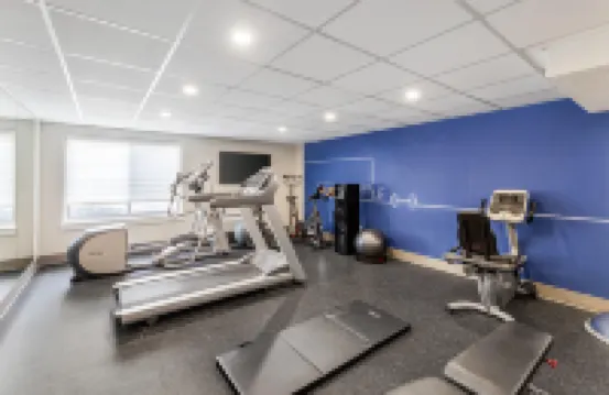 Holiday Inn Express CHICAGO-DOWNERS GROVE by IHG
