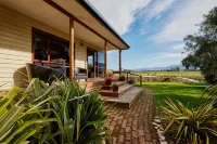 Brook House B&B & Cottages  호텔