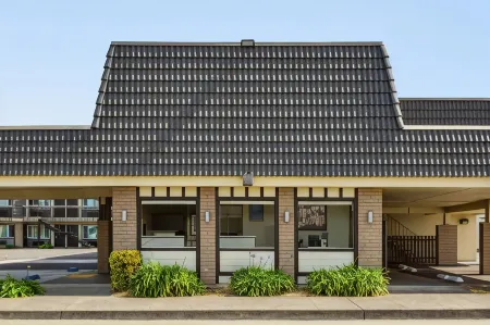 Super 8 by Wyndham Eureka