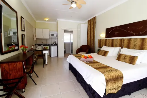 Wilger Guesthouse - Self-Catering Business Accommodation in Centurion - balcony