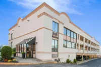 Super 8 by Wyndham Meadowlands Hoteles en Carlstadt