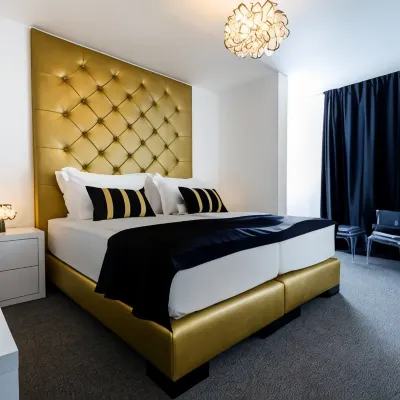 B Gold Luxury Rooms B&B Hotel in zona Znjan beach