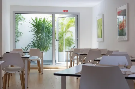 SmartRoom Barcelona Отели рядом с достопримечательностью «Павильон Германии»