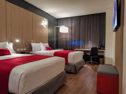 蒙特雷阿波達卡機場區溫德姆華美達安可飯店