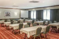 Days Inn by Wyndham Austintown Отели в г. Найлс