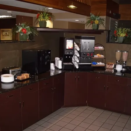 C'Mon Inn & Suites Fargo