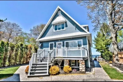 Stunning estate on Lake Ontario Отели в г. 