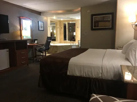 Ramada by Wyndham Rockville Centre