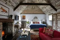 Mr & MRS Smith Artist Residence Oxfordshire Hotels in Witney