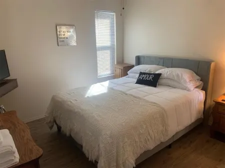 Close to Disney Dam the off-road adventurer and great cove for paddle-boarding