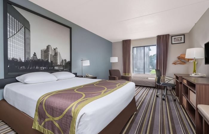 Super 8 by Wyndham Bloomington/Airport
