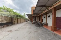 RedDoorz Near Samarinda Square