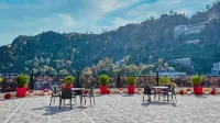 Hotel Basera