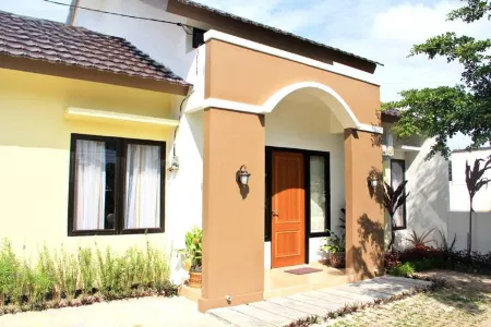 Pelangi Guesthouse Belitung 10 Отели в г. Pangkal Lalang