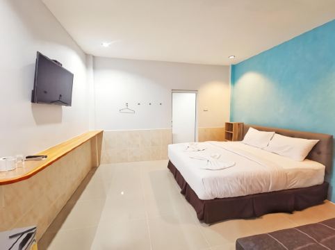 ลิตเติ้ล ฮิลล์ สัตหีบ รีสอร์ท ( Little Hill Sattahip Resort )