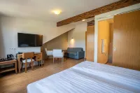 Gistihúsið - Lake Hotel Egilsstadir