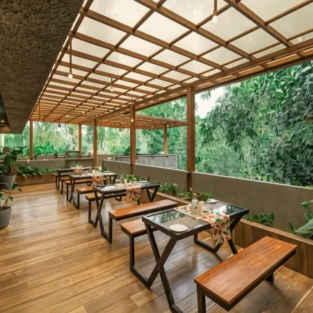 The Mountain Courtyard Thekkady