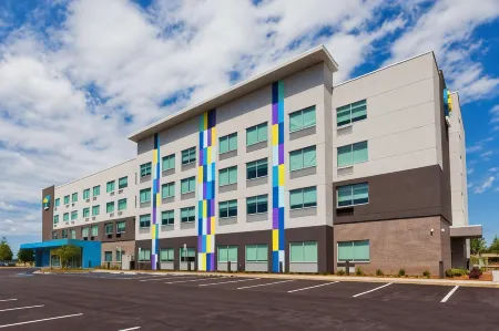 Tru by Hilton Prattville Отели в г. Отога