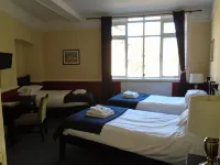 The Swan Inn Pub Hotels in Isleworth