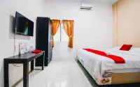RedDoorz @ Jalan Krakatau Medan Hotels in Tegal Rejo