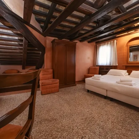 Locanda Antica Venezia Отели рядом с достопримечательностью «Дворец Грасси»