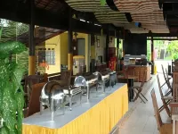 Wonua Monapa Hotel Resort Hotel di Kecamatan Ranomeeto