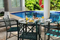 Ambiance Suites - Yüzme Havuzu