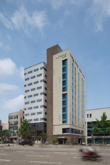 Nampo Hound Hotel Premier