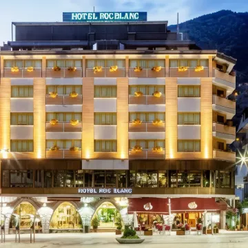 Roc Blanc Hotel & Spa Hotels near Inuu