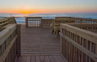 Holiday Inn Express NAGS HEAD OCEANFRONT by IHG - Beach