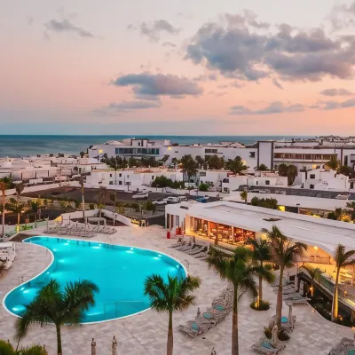 Hotel Lava Beach Hotels near Playa Matagorda