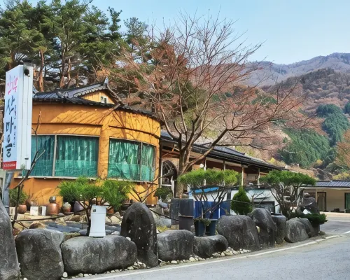 Hamyang Mountain Village Pension (Jirisan) 咸陽郡住宿飯店