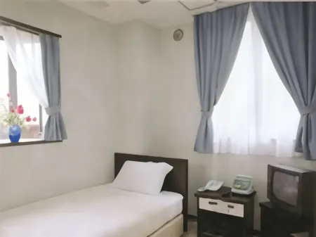 Shinmachi Station Hotel Отели рядом со станцией JR Kita-Fujioka station