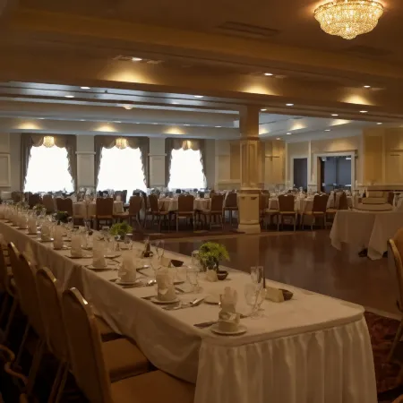 Hilton Garden Inn Bangor Отели рядом с достопримечательностью «John Bapst Memorial High School»