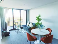 2B2B1C Apartment with Stunning Lake Views Hotels in Belconnen