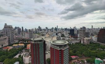 Brand New 2 bedroom near Paragon