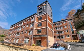 Sancheong Jirisan Red Clay Healing Village Pension