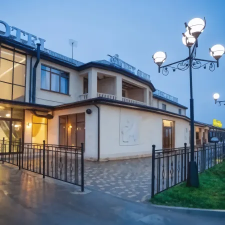 Sweet Hall (Свит Холл)