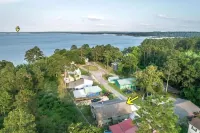 Lake Views, Short Walk to Water, Joy Rock Garden, Sleeps 7