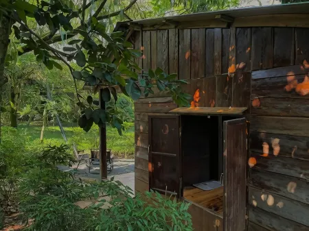 Homestay Vuon Trai Cay Nhiet Doi VO UU Garden Отели в г. B' La